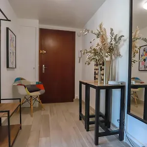  Apartment Chez Lou Proche Du Moderne
